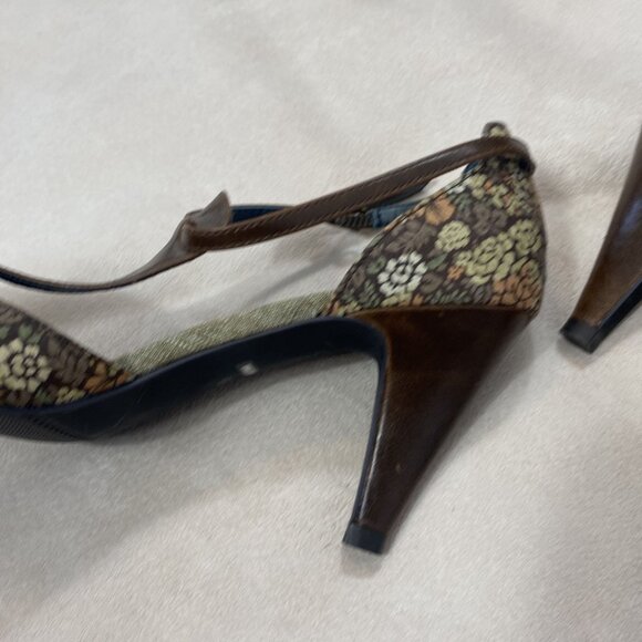 ⭐ 3/$15 Vintage Y2K Pink Studio Size 7.5 Brown Floral Leather Button Heels - Picture 6 of 9